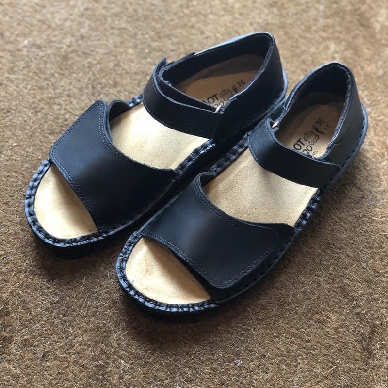 NAOT SVETLANA Matt Black | pivoine