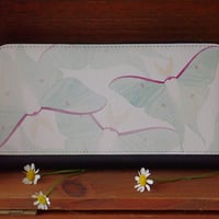オオミズアオの長財布