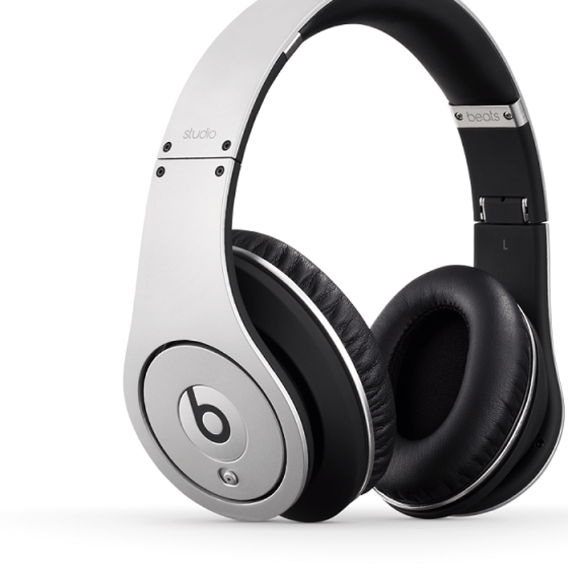 Beats by Dr. Dre Studio ヘッドフォン (シルバー)セレブも愛用 | ...