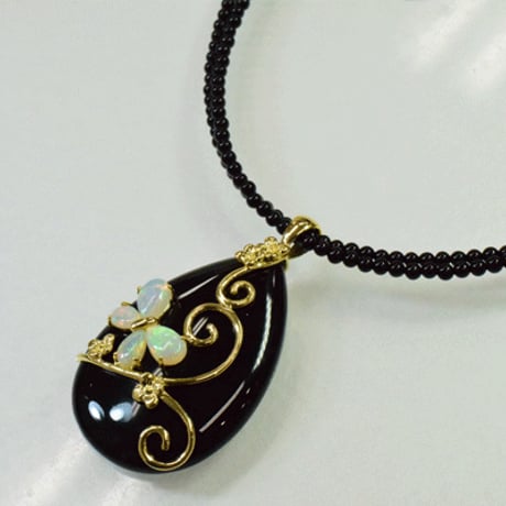 K18YG　オニキスオパールペンダントネックレス 18K Onyx Diamond Opal Necklace　32979-150　WGXZ