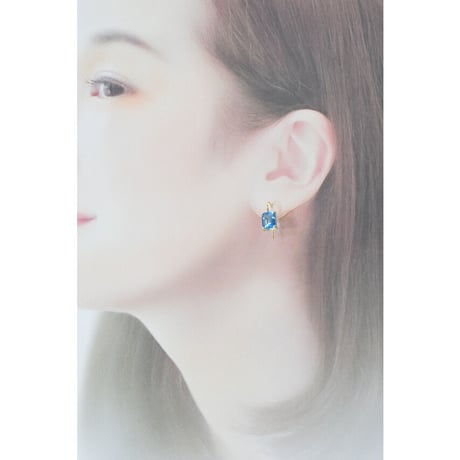 K18 ブルートパーズ　エメラカット　ピアス 82196-122 ｗCIZ