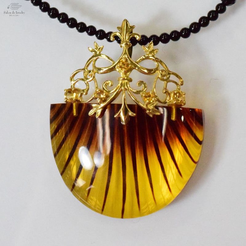 K18YG 半月型琥珀ネックレス 18K Amber Onyx Necklace Pendan K18YG 半月型琥珀ネックレス 18K Amber Onyx Necklace Pendan