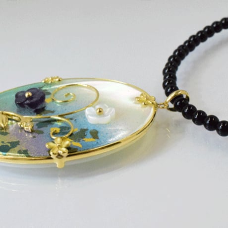 K18 白蝶貝 ダイヤモンド 箔蒔絵 ペンダント ◇18k Gold Lacquer Necklace　34167-134 WIBZ