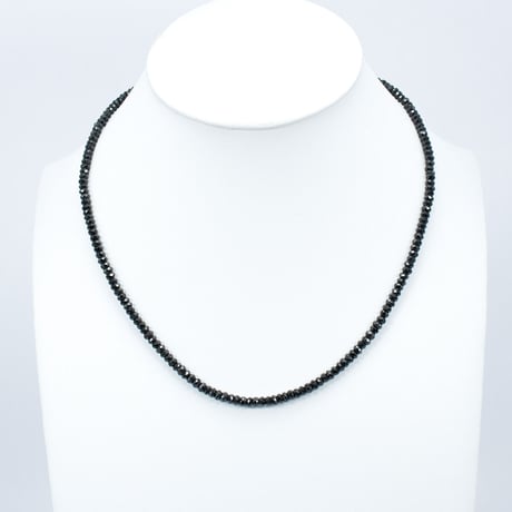 K18YG/WG ブラックスピネル ネックレス 33806-399