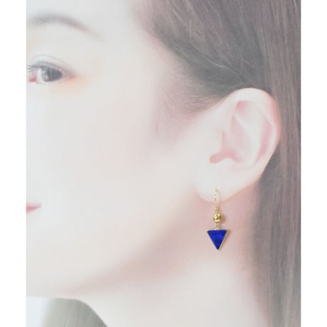 K18ラピス三角ピアス　82241-160 ｗBDZ