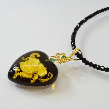 K18 琥珀インタリオペンダントネックレス  Amber Rose Cameo Diamond Emerald Black Spinel Necklace Pendant 34077-170 NCCZ