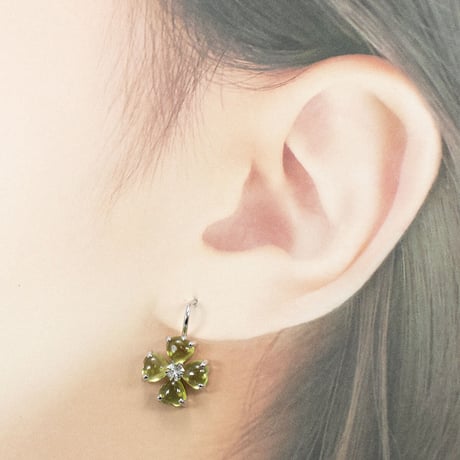 シルバー ペリドット クローバー ピアス 82164-726