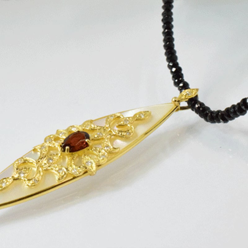 K18 白蝶貝 ガーネット ダイヤモンド ネックレス 18K White Shell Moth