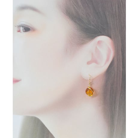 K18コハクピアス　81525-170 NAAZ
