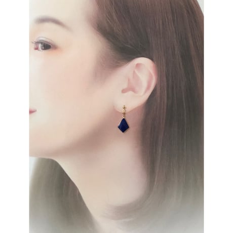 K18ラピス菱形ピアス　82151-160wBAZ