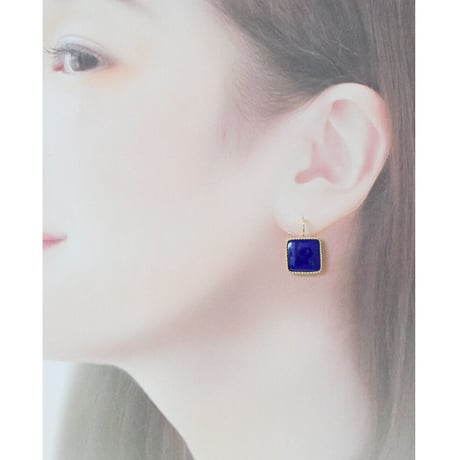 K18ラピスピアス　82242-160 ｗEXZ