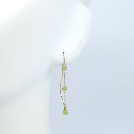 K18 線加工ペリドット ピアス 82175-126ｗBHZ