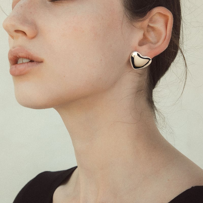 ANNIKA INEZ】HEART ピアス（ゴールド） | goldandbouncy - アクセサリー 