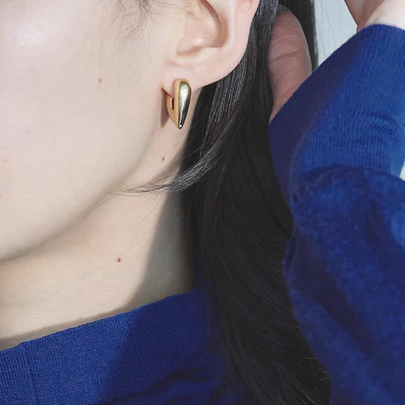ANNIKA INEZ】HEART HOOPS スモールピアス（ゴールド） | goldan