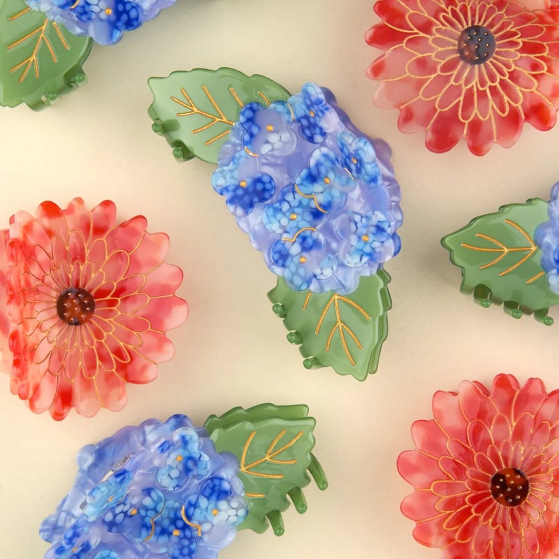 acca ヘアクリップ 青と金 花モチーフ acca ヘアクリップ 青と金 花モチーフ 公式】ACCA オンラインストア