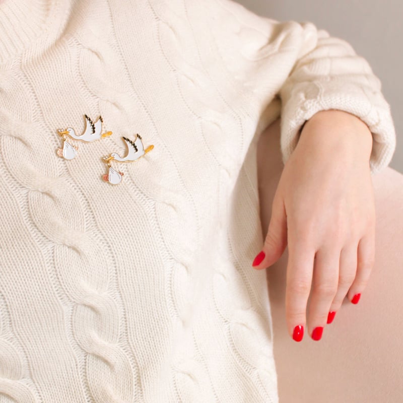 Coucou Suzette】Stork ピンブローチ（white baby） | gold