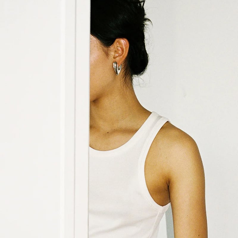 ANNIKA INEZ】HEART HOOPS ラージピアス（シルバー） | goldand