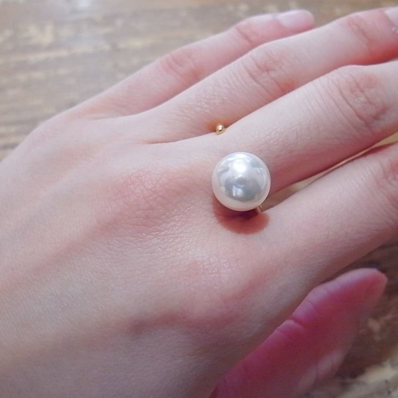 NIS】 シェルパールリング ホワイト | goldandbouncy
