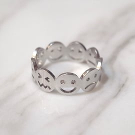 ハンドメイドでつくられる＜KOMI＞スマイルシリーズ | goldandbouncy