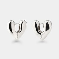 【ANNIKA INEZ】HEART HOOPS ラージピアス（シルバー）
