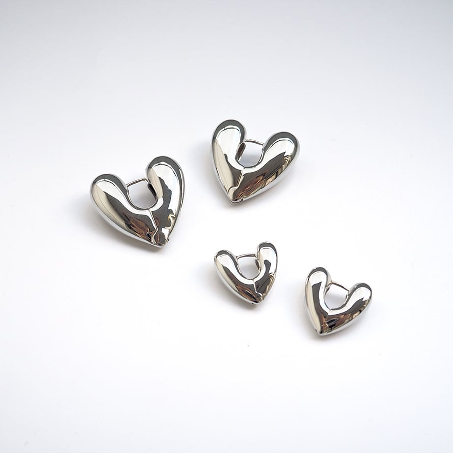 ANNIKA INEZ】HEART HOOPS ラージピアス(シルバー) | goldand ANNIKA INEZ】HEART HOOPS ラージピアス(シルバー) | goldand