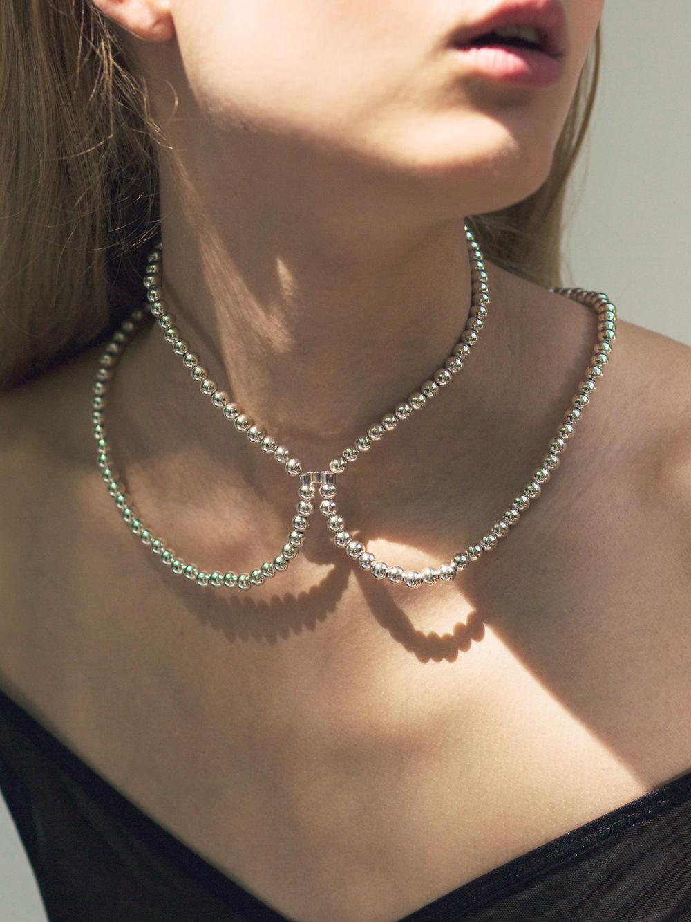 SASKIA DIEZ パールと18kゴールドのショートネックレス Saskia Diez】Holiday Pearl チョーカー K18（36cm） | go