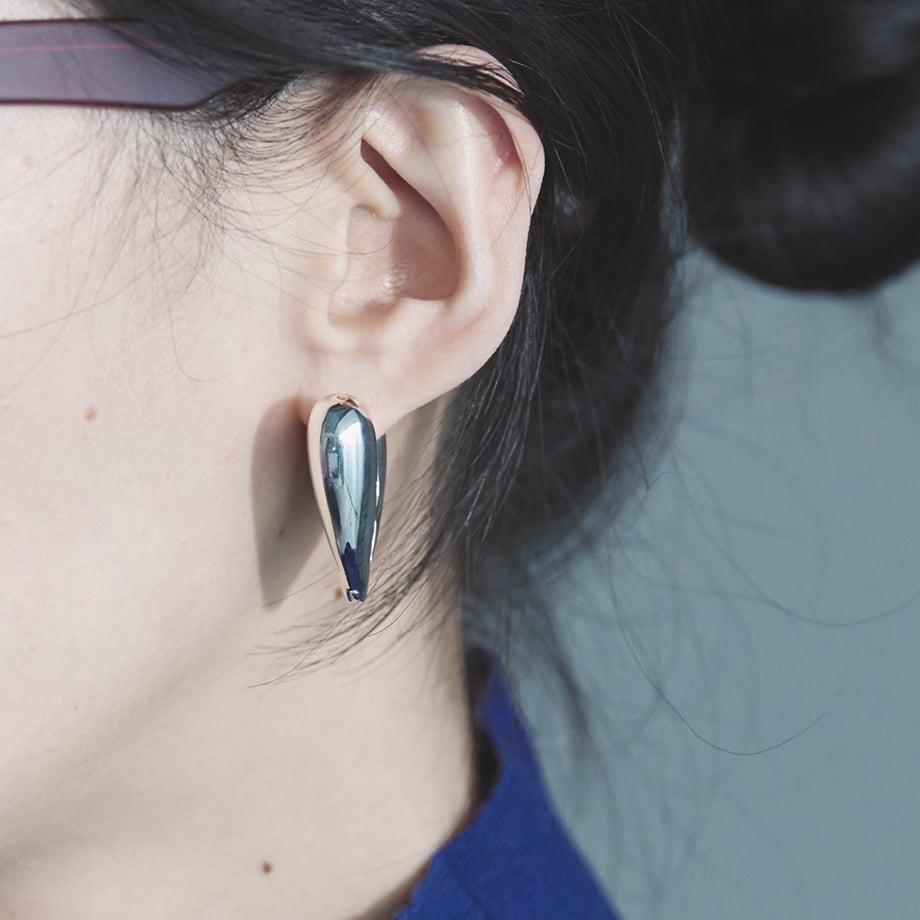 ANNIKA INEZ】HEART HOOPS ラージピアス（シルバー） | goldand 