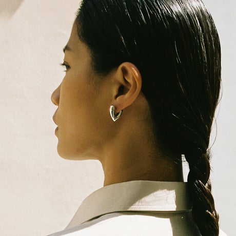 【ANNIKA INEZ】HEART HOOPS スモールピアス