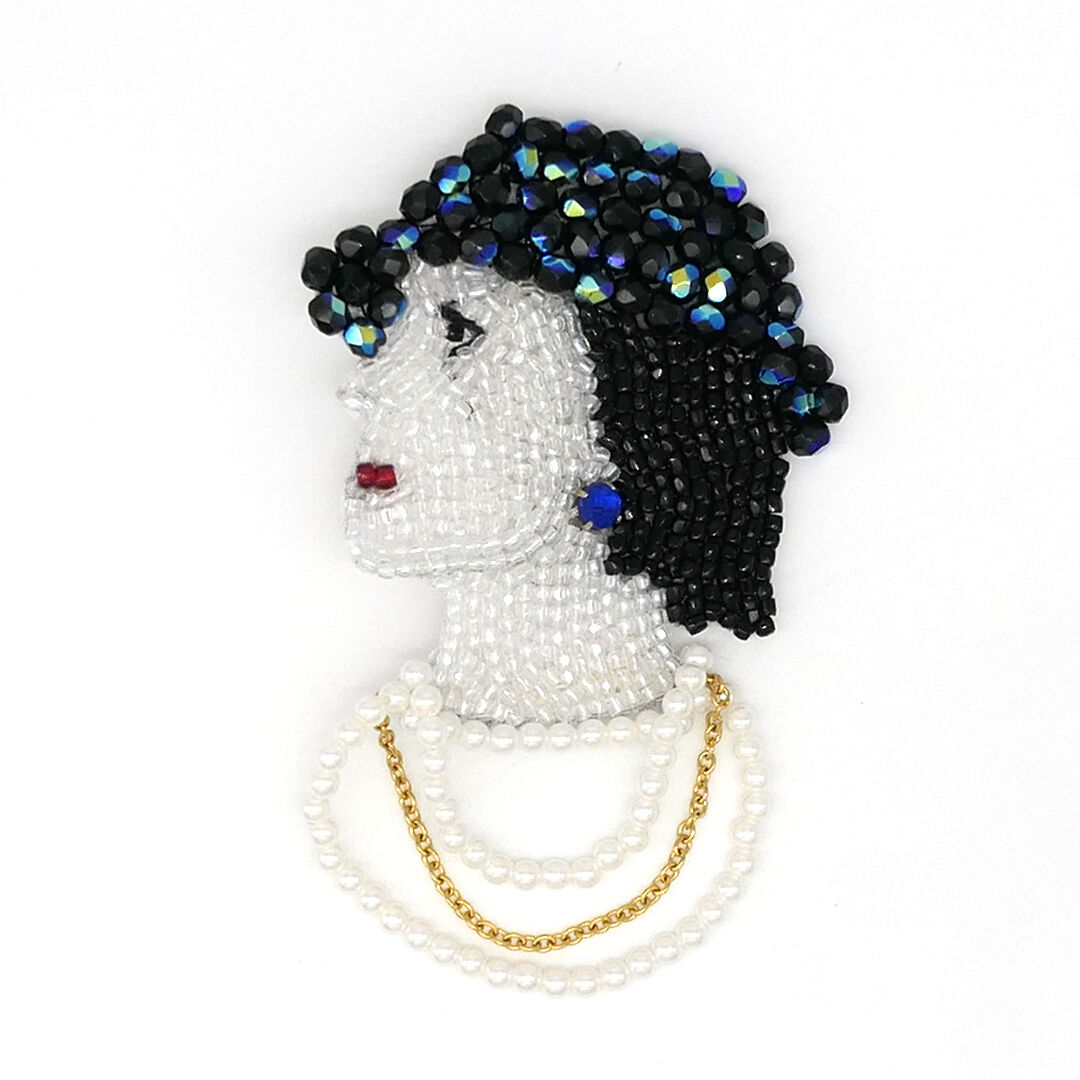 【marianne batlle】 CHANEL FACE WITH NECKLACE (LA...