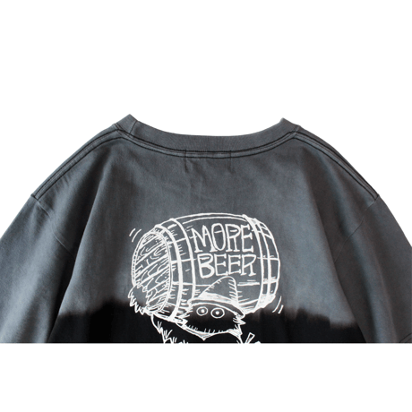 MORE BEER「BEER BARREL TEE (BLACK BEER)」