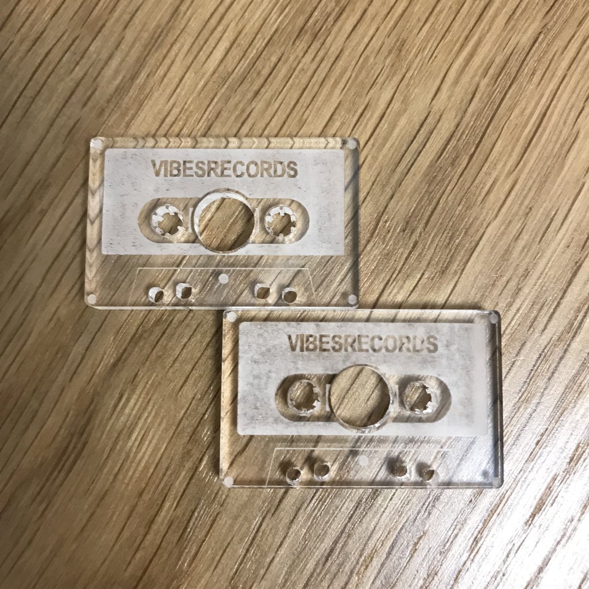 カセットテープ型7インチアダプター 色：クリア／黒 | VIBESRECORDS Store