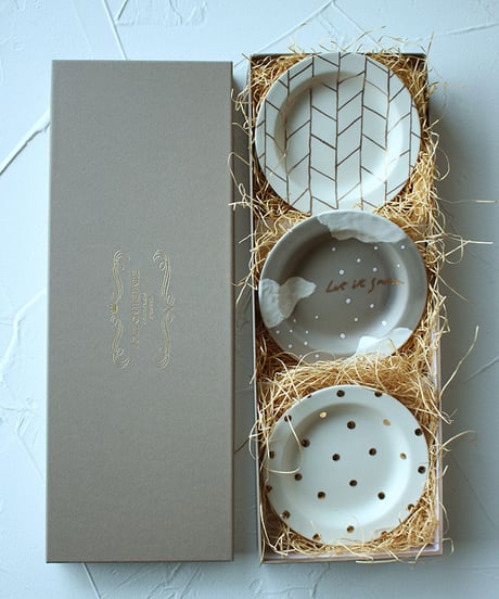 ITEM | joice on the table