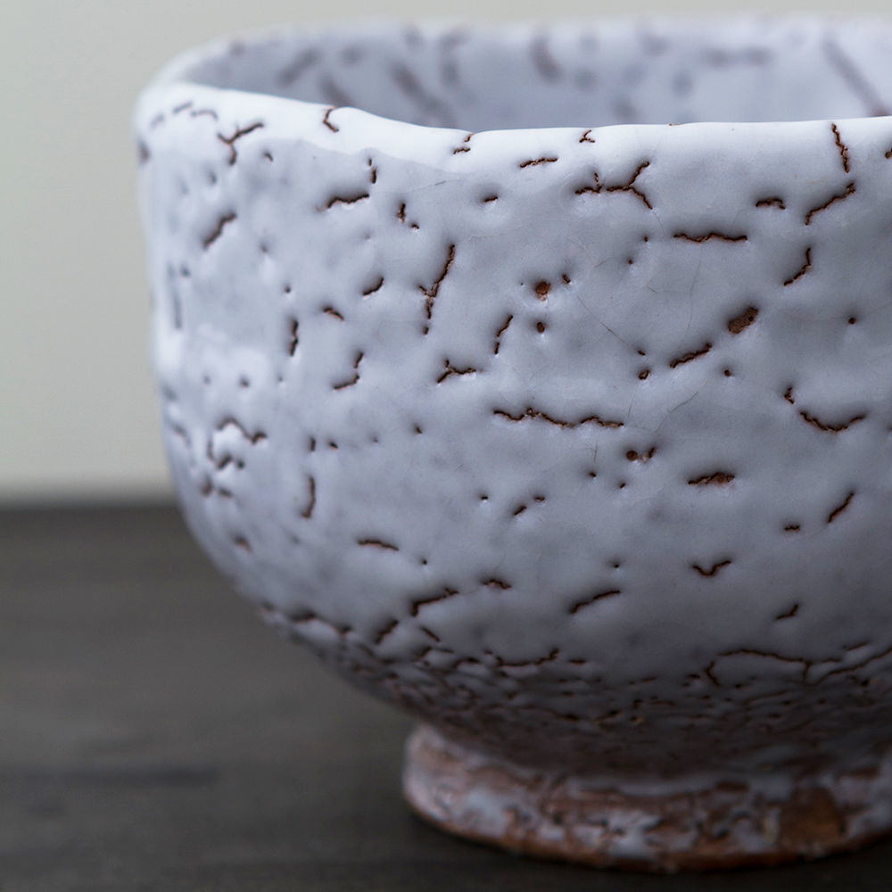 手造り白陶器茶碗 萩焼 陶器 萩焼 輪花 白萩野点 抹茶碗(木箱入） 中村国輔 作 | 陶器 和食器