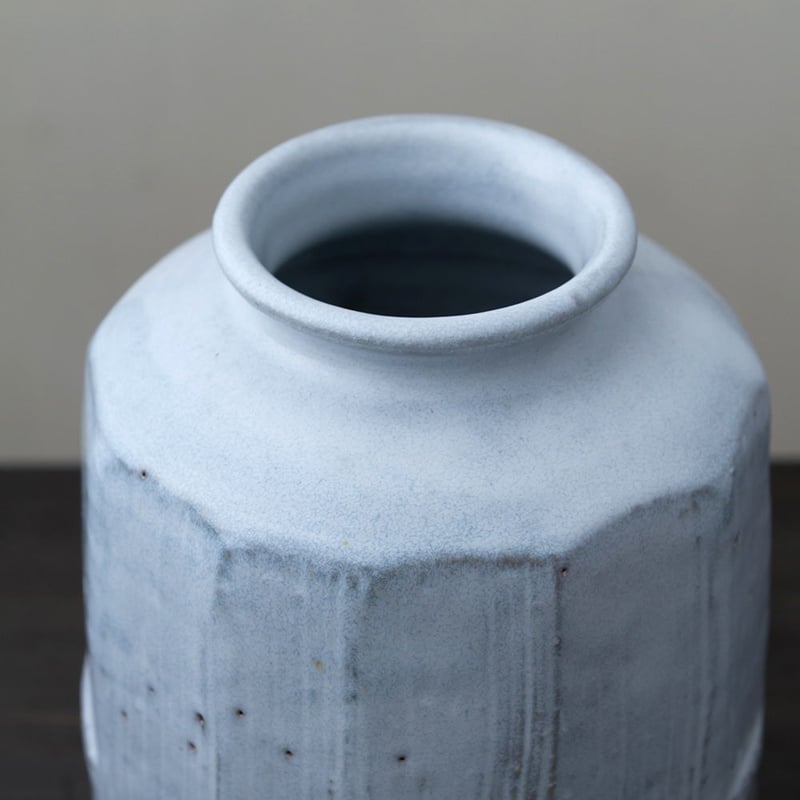 陶器 萩焼 輪花 白萩花入(木箱入) | 陶器 和食器 萩焼のお店 輪花 RINKA