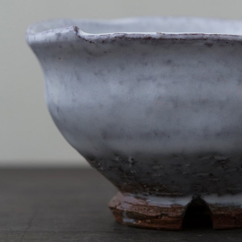萩焼　白萩　中皿　手作り1点物 陶器 萩焼 輪花 白萩筆洗形ぐい呑(木箱入） 中村國輔 作 | 陶器 和食器