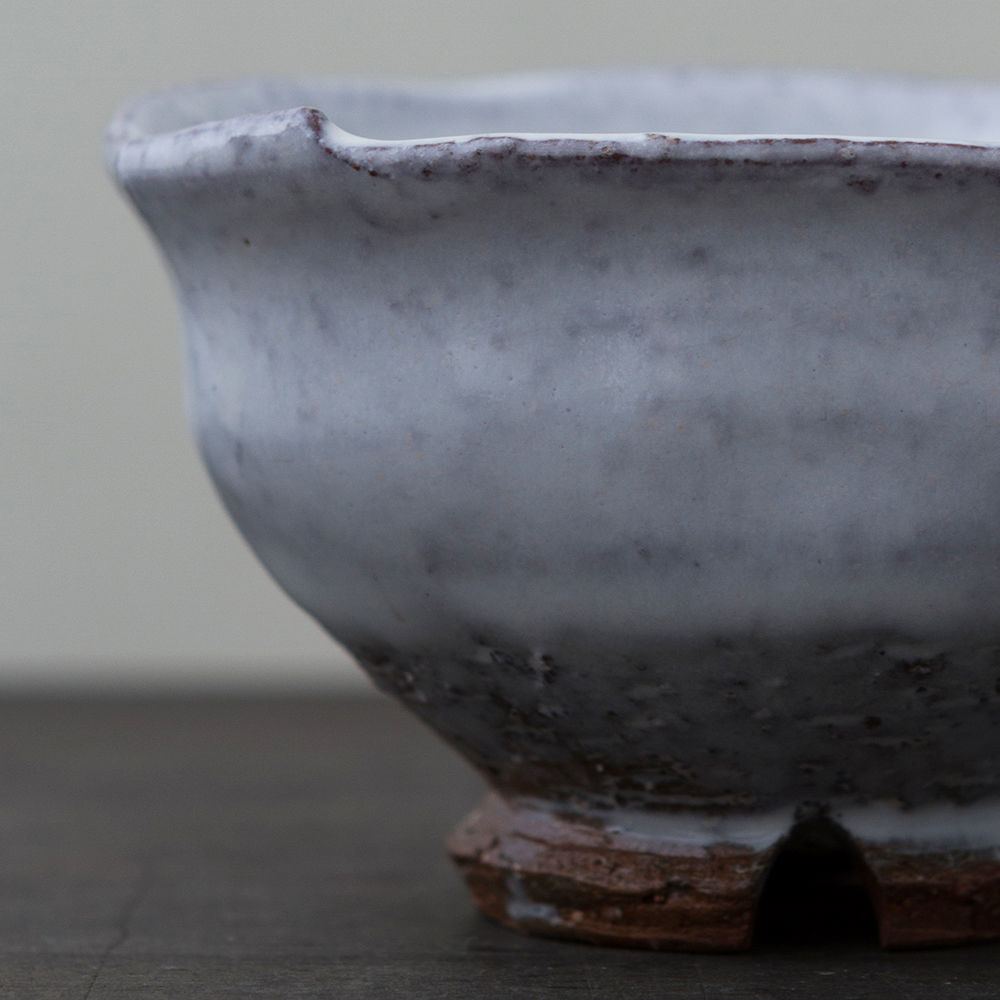 陶器 萩焼 輪花 白萩筆洗形ぐい呑(木箱入） 中村國輔 作 | 陶器 和食器