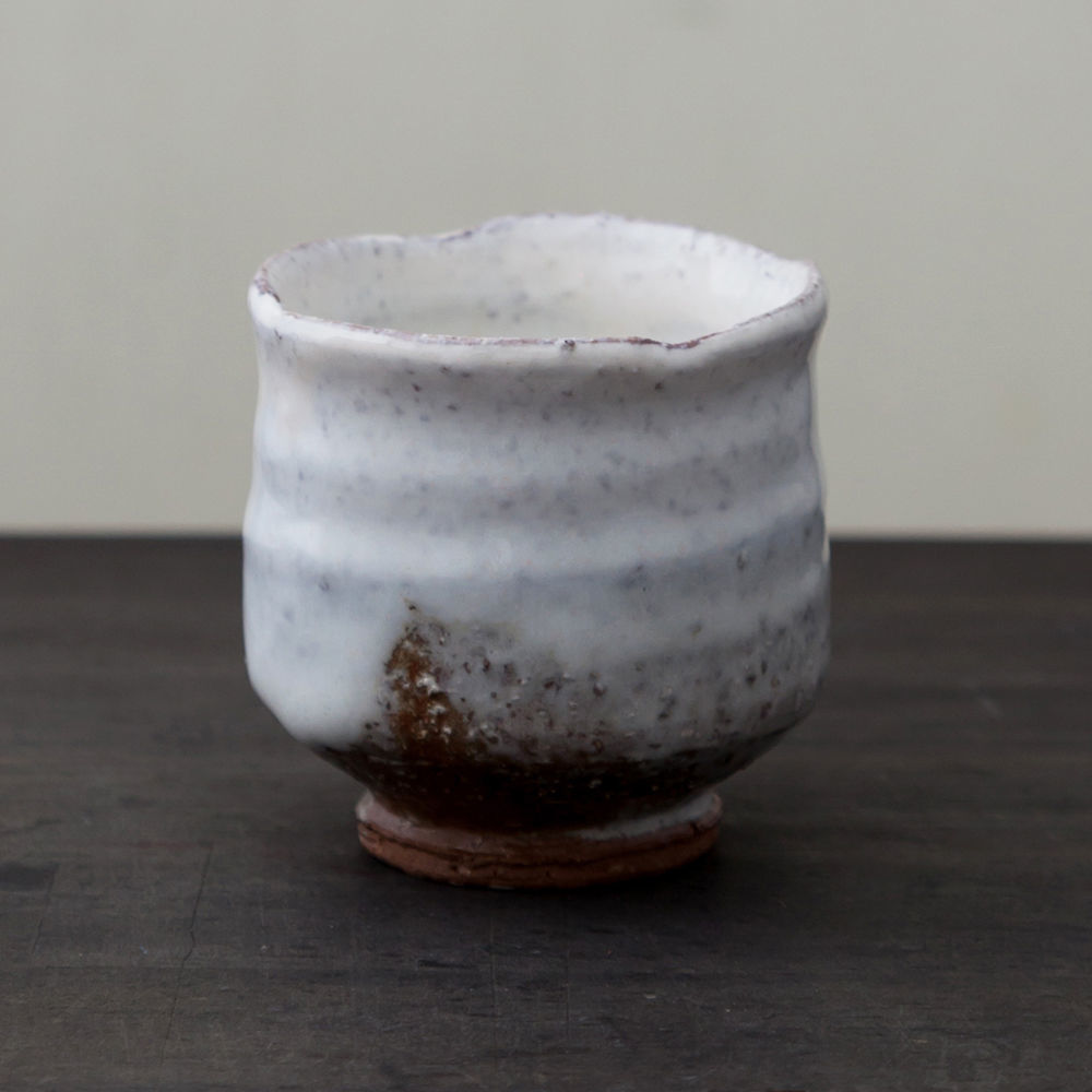 陶器 萩焼 輪花 白萩ぐい呑(木箱入） 中村國輔 作 | 陶器 和食器
