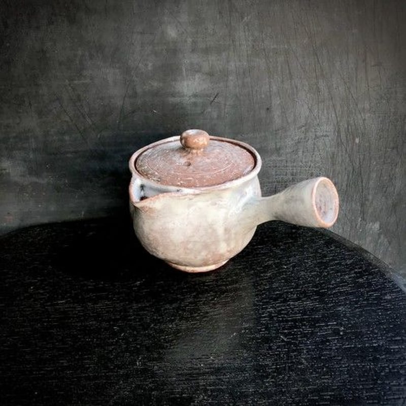 陶器 萩焼 和食器 作家 和モダン 急須 丸 | 陶器 和食器 萩焼のお店 輪