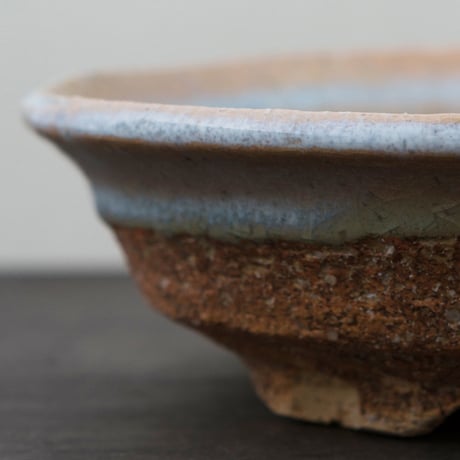 陶器 萩焼 輪花　鬼萩中鉢(木箱入）　黒田岳 作