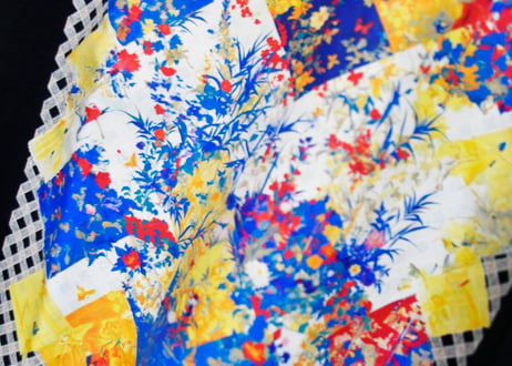 チェックに滲む花の残響柄 Tshirt