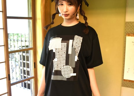 CHECK＆STRIPEの幾何学Tシャツ