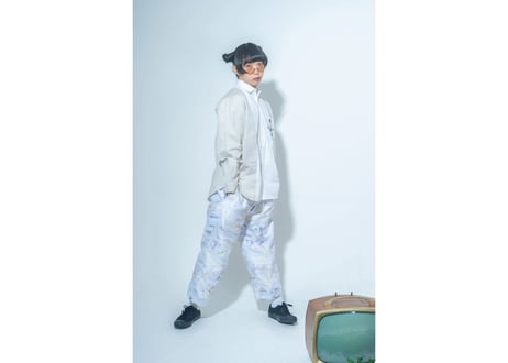 サスペンダー付きワイドパンツ