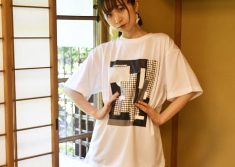 CHECK＆STRIPEの幾何学Tシャツ