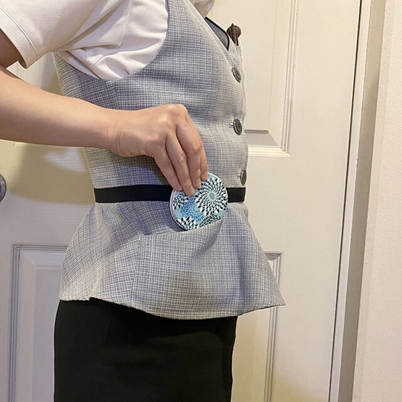 伊勢型紙文様のコンパクトミラー【ダリア-PEPERMINT】【ネコポス限定