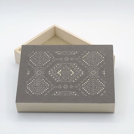 伊勢型紙の文庫箱　【メダリオン-medallion-】薄墨-gray-