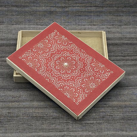 伊勢型紙x伊勢真珠の文庫箱【メダリオン】緋色-RED