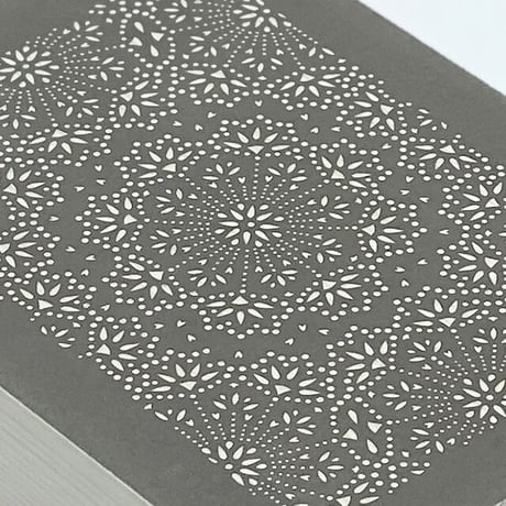 伊勢型紙の文庫箱　【メダリオン-medallion-】薄墨-gray-