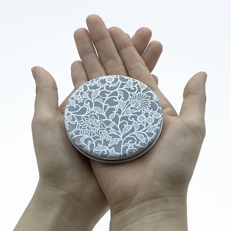 伊勢型紙文様のコンパクトミラー【アラベスク-SILVER】【ネコポス限定　税込・送料無料】（代引き不可）