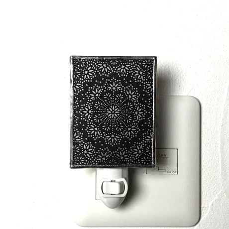 伊勢型紙のナイトランプ【メダリオン】BLACK【送料無料　税込】