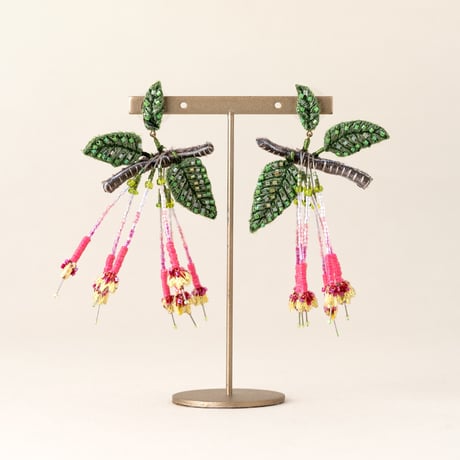Trovelore ピアス/CANTUTA FLOWER